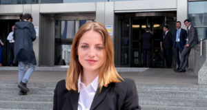 Ish-deputetja e PS në Parlamentin Europian: Shqipëria po përballet me korrupsion dhe arbitraritet