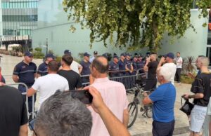 PD bojkoton seancën në Kuvend: Nuk vijmë për sa kohë nuk diskutohen kërkesat e protestuesve