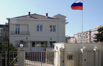 Ambasada ruse i përgjigjet Ballës pas akuzave se pas protestave eshte Kremlini: “Mos kërkoni armiq aty ku nuk ka”
