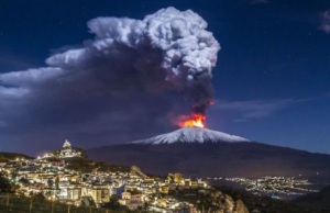Shpërthen sërish vullkani Etna, ndërpriten fluturimet në Siçili