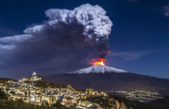 Shpërthen sërish vullkani Etna, ndërpriten fluturimet në Siçili