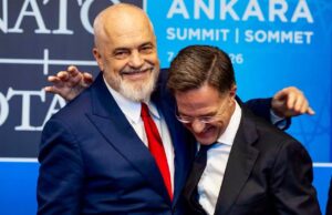 Rama publikon foton me Sekretarin e Përgjithshëm të NATO-s: “Shihemi në Shqipëri për samitin e ardhshëm”