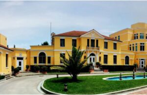 Ambasada e SHBA paralajmëron shqiptarët: Mos përdorni vizat turistike për të lindur në Amerikë