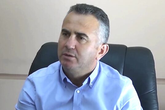 Ish kryebashkiaku i Divjakes Fredi Kokoneshi merret i pandehur, akuzohet për shpërdorim detyre
