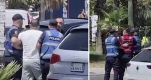 Aksident në Skelë, drejtuesit e mjeteve përplasen fizikisht pas përplasjes së makinave