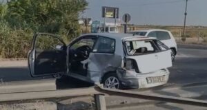 Përplasen një makinë dhe një minifurgon te “Pushimi i Shoferit”, plagoset një person
