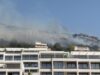 Zjarr mbi tunelin e Vlorës, flakët rrezikojnë banesat në zonën e Ujit të Ftohtë