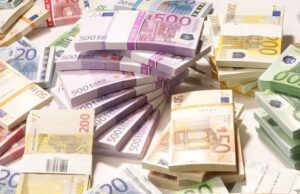 Banka e Shqipërisë blen 139.6 mln euro, por euro vijon rënien – kursi zbriti në 93 lekë