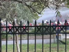 Tensionet para Kuvendit, policia hedh ujë dhe gaz lotësjellës, protestuesit i kundërpërgjigjen me vezë