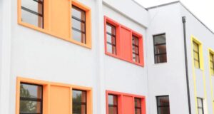 Rama publikon shkollën e rikonstruktuar “Sotir Çapo” në Patos: Gati për vitin e ri shkollor