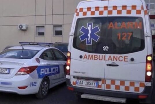 Humb jetën një 40-vjeçar në një kantier ndërtimi në Durrës