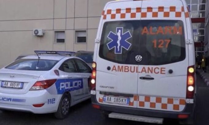 Bie nga shkëmbi në Radhimë, pl*g*set rëndë një pushues 55-vjeçar