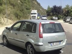 Përfshihet ne aksident aktori humorit i njohur si “Cekja” i Beratit