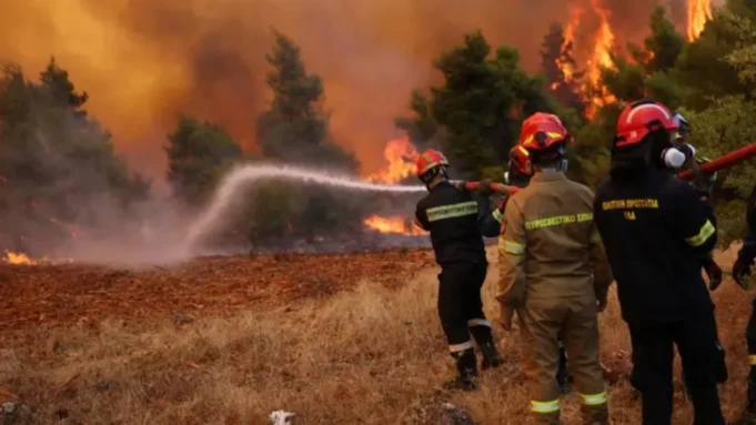 43 vatra zjarri në 24 orë, 10 vijojnë aktive në të gjithë vendin