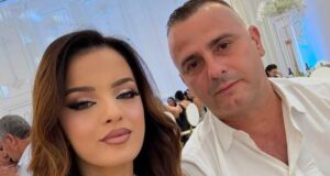 Deputetja e PD, Elda Hoti, ka njoftuar ndarjen nga jeta të bashkëshortit të saj