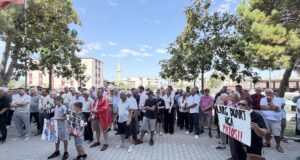 Qytetarët e Patosit protestojnë kundër shkrirjes së bashkisë me Fierin
