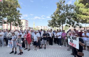 Qytetarët e Patosit protestojnë kundër shkrirjes së bashkisë me Fierin