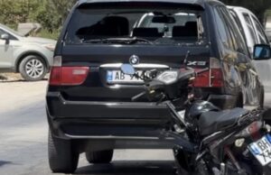 Aksident në Fier, motomjeti përplaset me një automjet, plagoset drejtuesi