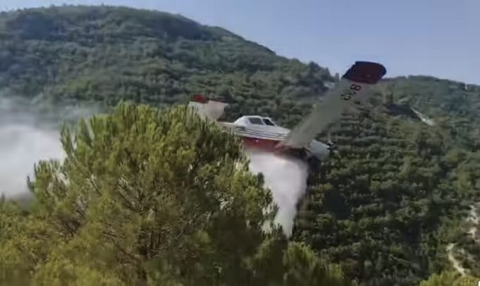 7 vatra zjarri ende aktive në vend, situata më kritike në Mallakastër