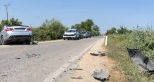 Furgoni përfundon në kanal ne Fier Shegan; një i moshuar në gjendje të rëndë