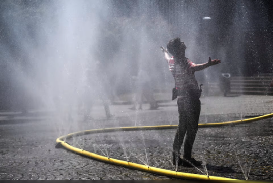 Vala e të nxehtit përfshin Evropën, temperatura mbi 40°C dhe alarmi maksimal në Itali