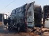 Përfshihet nga flakët furgoni në Lushnjë