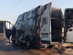 Përfshihet nga flakët furgoni në Lushnjë