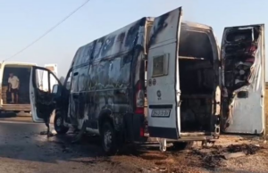Përfshihet nga flakët furgoni në Lushnjë