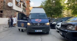 Vr*tet me ar*ë zjarri 20-vjeçari ne Korçe , autori në arrati