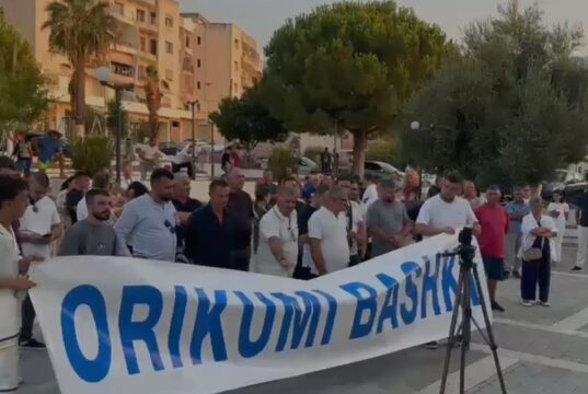 Protestë në Orikum, qytetarët kërkojnë rikthimin e bashkisë