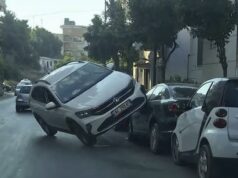 Aksident i pazakontë në Sarandë, tre automjete përfshihen në përplasje
