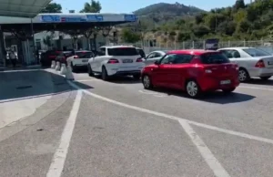 Radhë në kufirin me Greqinë, mijëra udhëtarë në Kakavijë dhe Qafë Botë