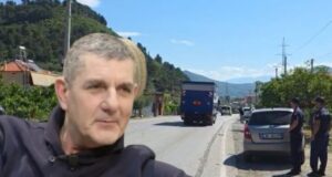 Producenti Petrit Bozo lirohet nga paraburgimi, gjykata e kalon në “arrest shtëpie”