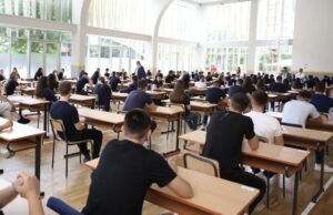Matematika “fundosi” më shumë maturantë, 645 mbetës në Maturën Shtetërore 2026
