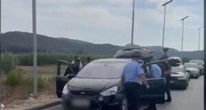 Vr*sja e 20-vjeçarit portugez në Ksamil/ Policia arreston 11 persona, shpall në kërkim 2 të tjerë