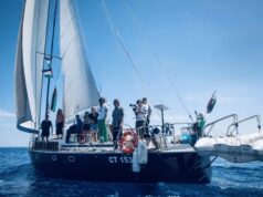 Anijet e “Global Sumud Flotilla” drejt Sazanit, aktivistët italianë kundër projektit të resortit