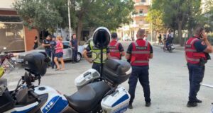 Vlorë/ 50-vjeçari humb jetën pasi bie nga ballkoni i pallatit
