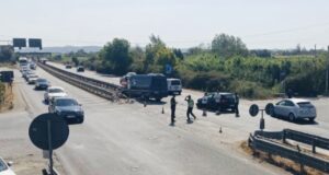 Aksident në autostradën Lushnjë-Fier, pl*g*sen disa pasagjerë të furgonit
