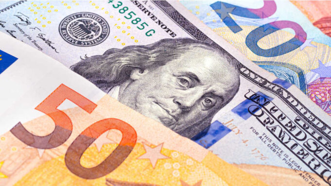 Valutat kryesore vijojnë të humbasin terren ndaj lekut, ndërsa dollari amerikan ka shënuar një tjetër rënie këtë të martë.