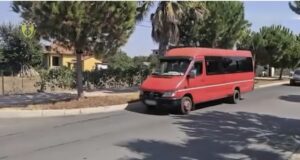 Përdorte celularin gjatë drejtimit të autobusit, ndëshkohet shoferi në Fier