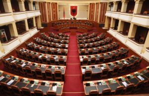 Deputetët kushtojnë mbi 707 mijë euro në korrik, 23 milionë lekë vetëm rimbursime