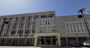 Luan Baçi ironizon njoftimin e Bashkisë Fier: “E marta ditë e shënuar deri në zgjedhjet e ardhshme”