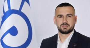 Gentian Koçi zyrtarizon kandidaturën për kreun e PD Fier: “Jo për të administruar humbjet, por për të përgatitur fitoren”