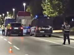 Policia blindon hyrje-daljet e Vlorës, kontrolle të shumta ndaj automjeteve