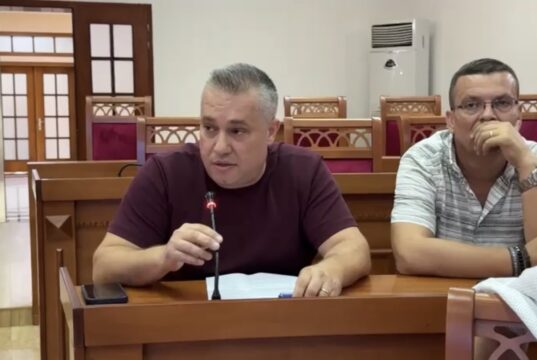 SKANDAL/ Ujësjellësi i Fierit kërkon rritjen e tarifave, ndërsa shoqëria rezulton me humbje prej miliarda lekësh