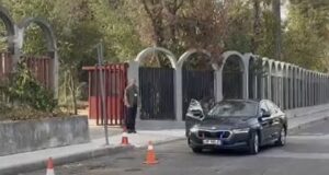 Protesta me vezë ndryshon planet e Ramës, mbledhja e socialistëve zhvendoset në rezidencën qeveritare