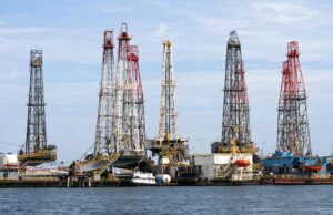 SHBA merr kontrollin e 65 miliardë fuçive naftë në Venezuelë, marrëveshje me koncesion 100-vjeçar