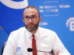 Bardhi: Nafta arrin 219 lekë/litër, qeveria po rëndon qytetarët me taksa