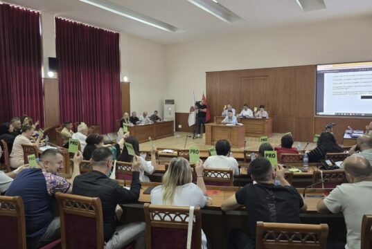 Këshilli Bashkiak i Fierit “pro” Reformës Territoriale 2.0, 27 vota pro dhe 4 kundër