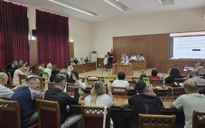 Këshilli Bashkiak i Fierit “pro” Reformës Territoriale 2.0, 27 vota pro dhe 4 kundër